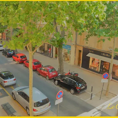 Le Craponne - Magnifique Appartement Cours Principal Plein Centre Avec Parking Salon-de-Provence Esterno foto
