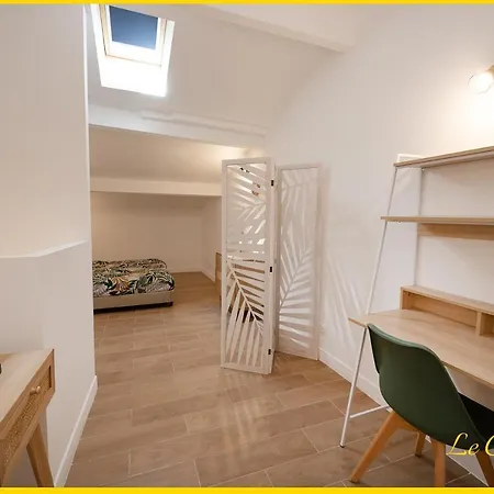 Le Craponne - Magnifique Appartement Cours Principal Plein Centre Avec Parking Salon-de-Provence Esterno foto
